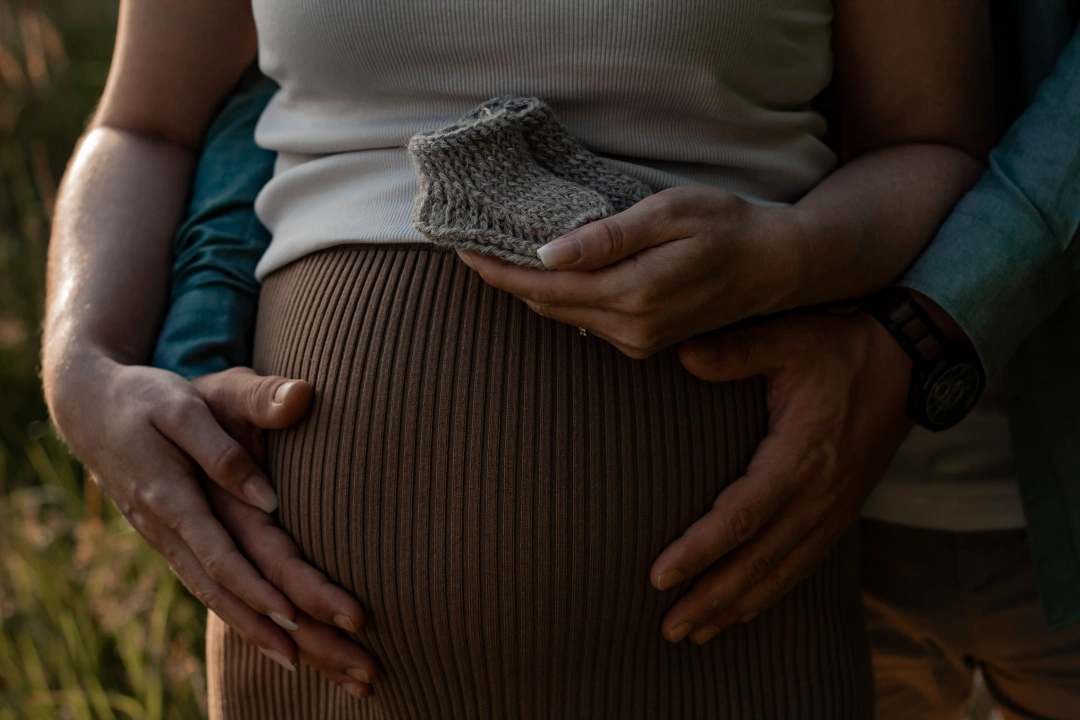 Schwangerschaftsfotografie – werdende Mutter mit Babybauch
